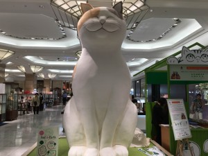 日本橋三越に巨大猫4