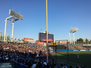 明治神宮外苑創建90年記念奉納試合「東京六大学選抜 VS 東京ヤクルトスワローズ」を観戦してきました。12
